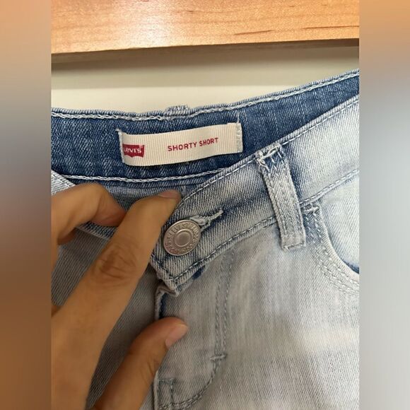 Levi’s Shorty Shorts - Picture 5 of 9